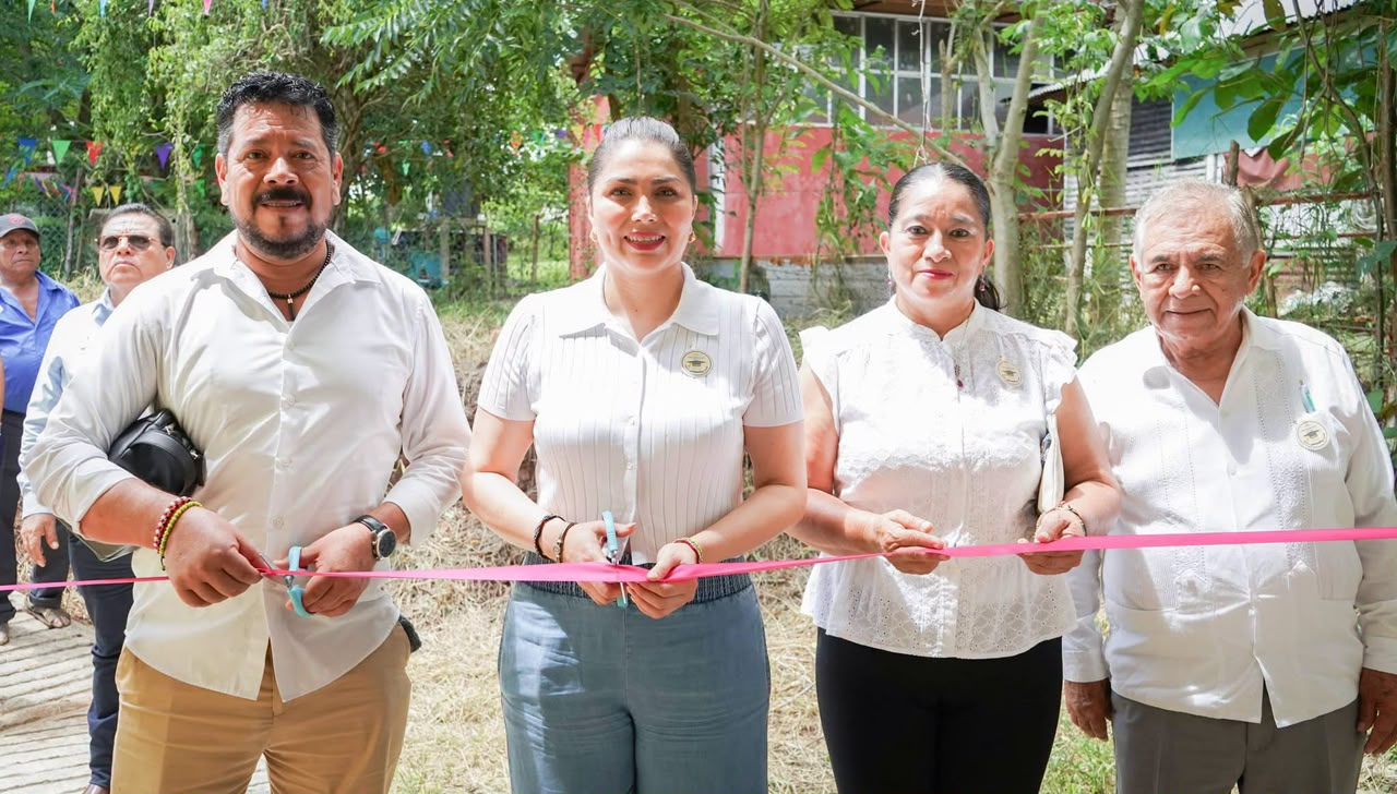 Gobierno de Huejutla respalda la educación con proyectos productivos durante graduación de la Secundaria Técnica No. 36 de Ixcatlán