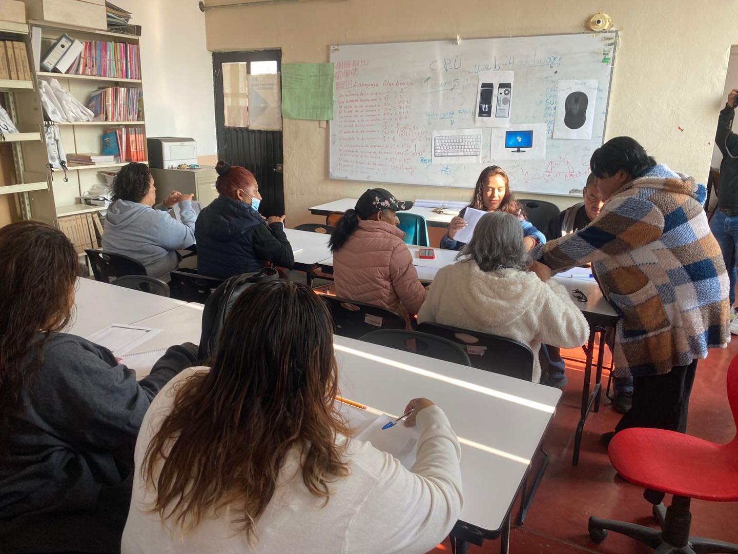 Personal municipal de Zapotlán de Juárez recibe capacitación en computación