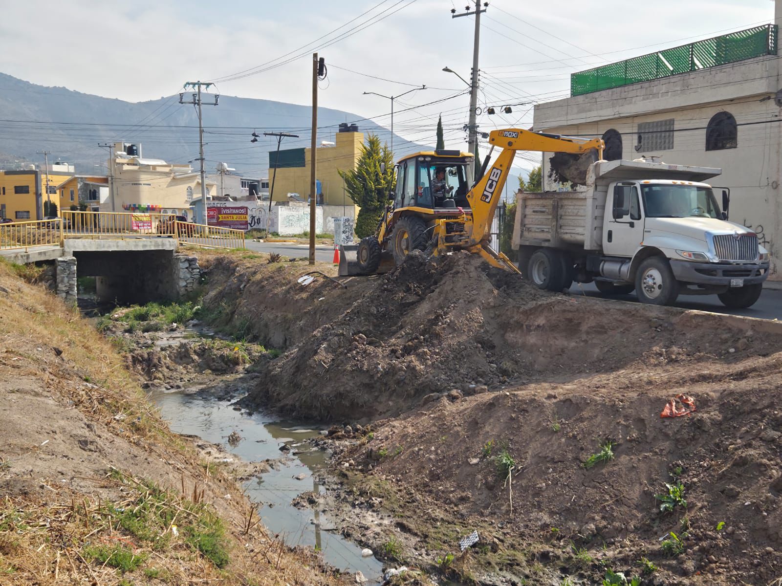 REFUERZAN LIMPIEZA DE DRENES EN PACHUCA PARA PREVENIR INUNDACIONES