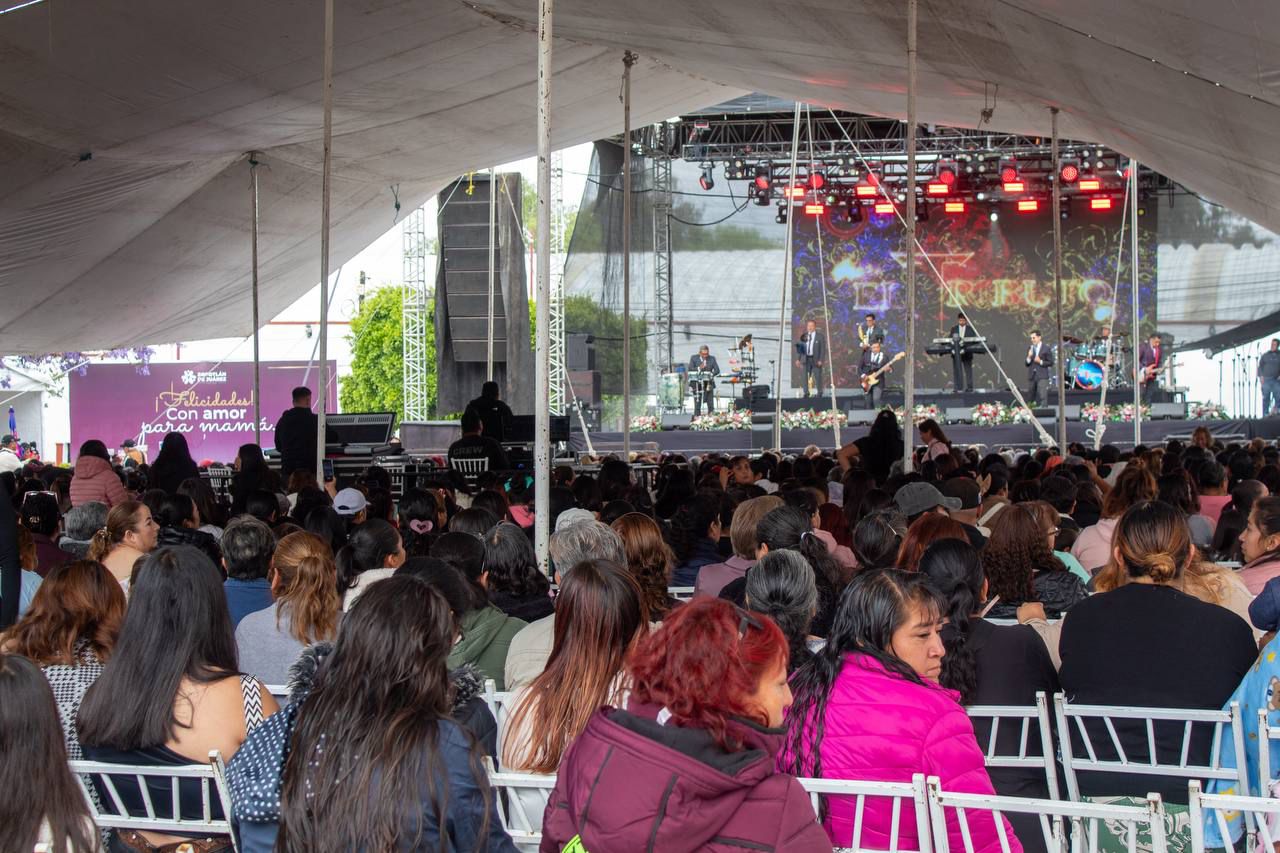 Zapotlán de Juárez celebra a más de mil 500 madres con música, convivencia y reconocimientos